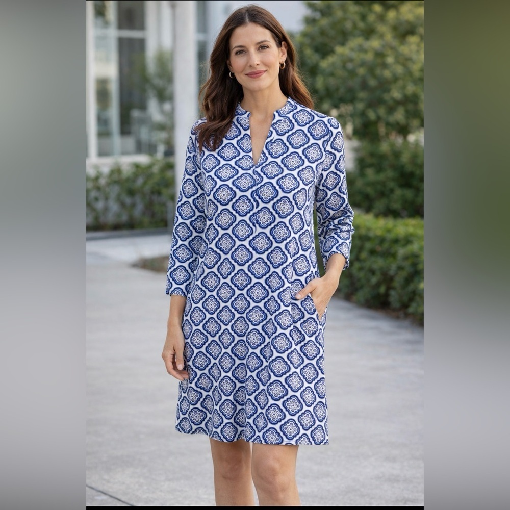 Boden Blue and White Patterned Medallion split neck tunic dress coverup Sz 6 L